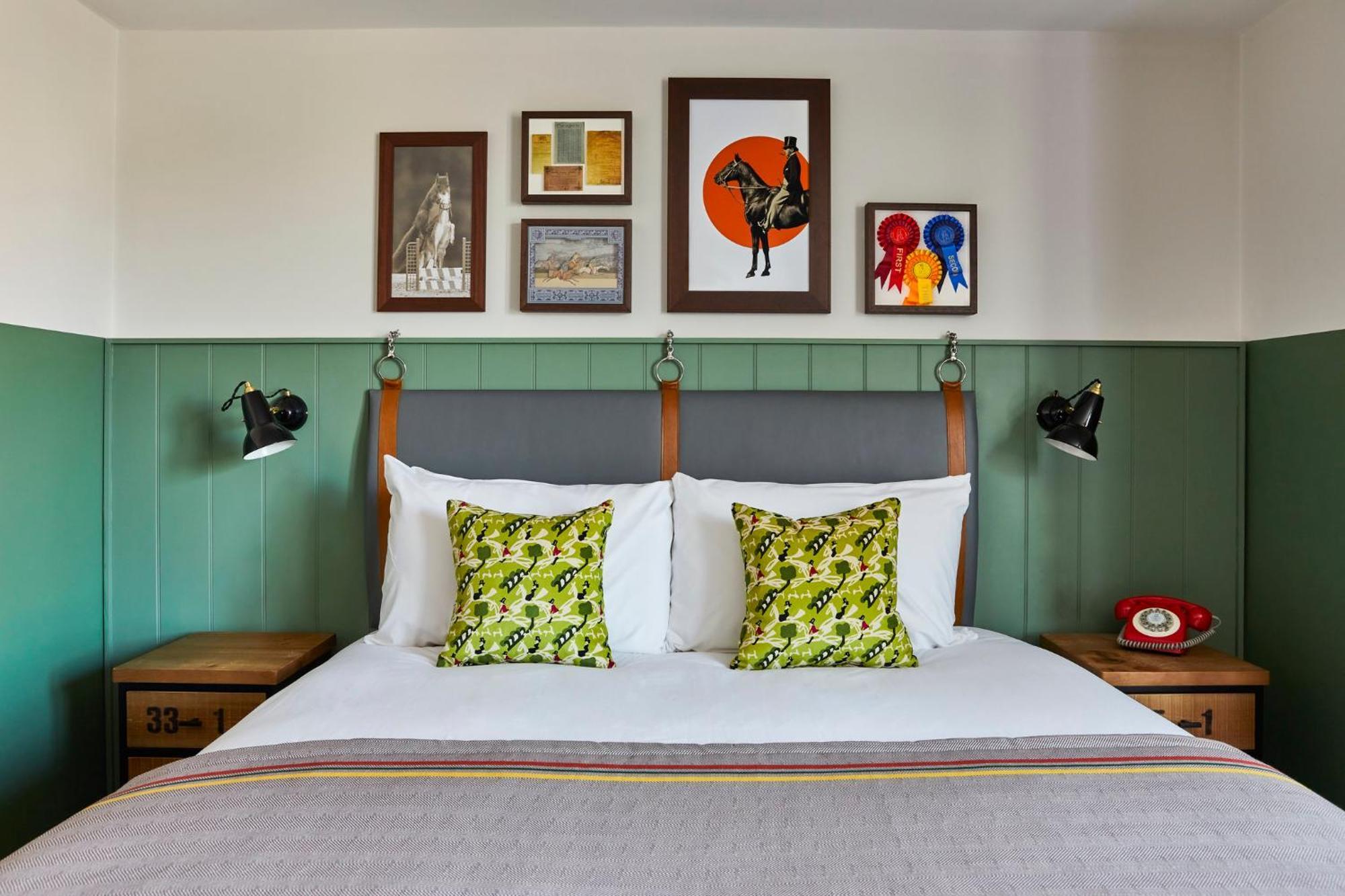 Hotel Indigo - Chester By Ihg Bagian luar foto