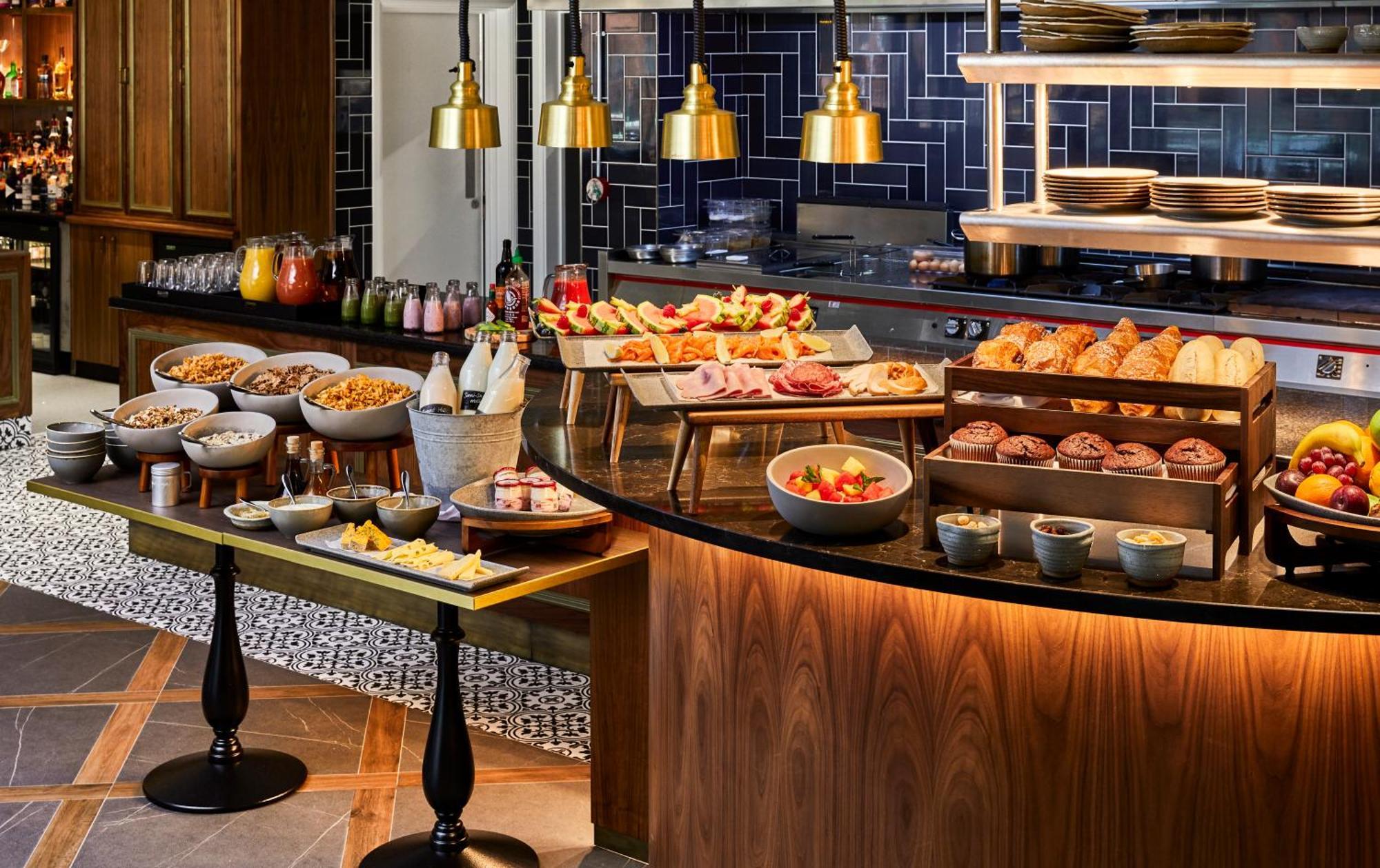Hotel Indigo - Chester By Ihg Bagian luar foto