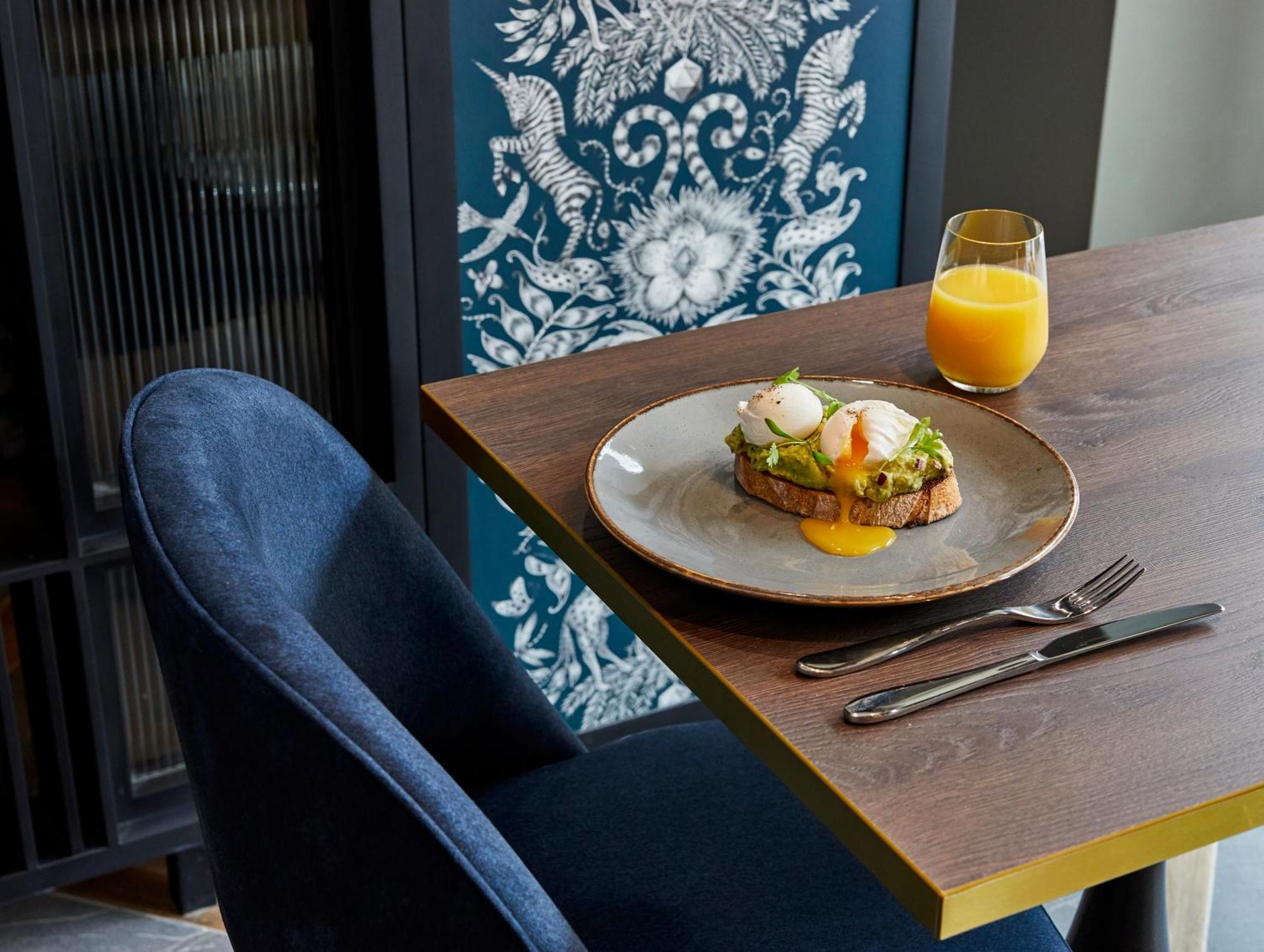 Hotel Indigo - Chester By Ihg Bagian luar foto